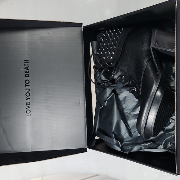 Blackheart Studded Black Combat Boots Hot Topic NIB Size 8 - Picture 9 of 16